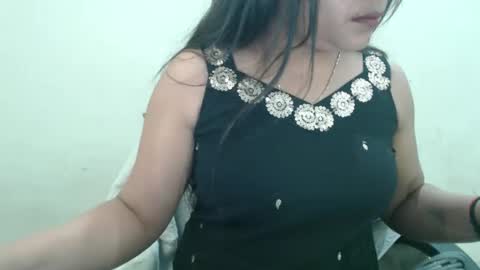 Snapshot of smiley_queen99 chatting on March 2026 07:11:02 AM smiley online show from March 2026 07:11:02 AM