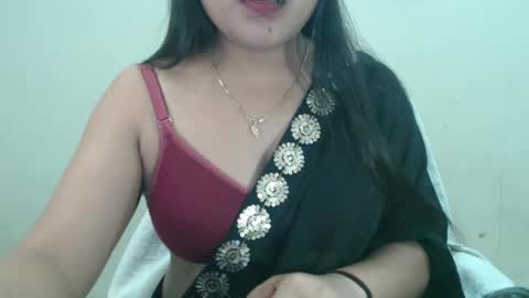 Snapshot of smiley_queen99 chatting on March 2026 08:41:01 AM smiley online show from March 2026 08:41:01 AM