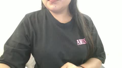 Snapshot of smiley_queen99 chatting on March 2026 07:42:01 AM smiley online show from March 2026 07:42:01 AM