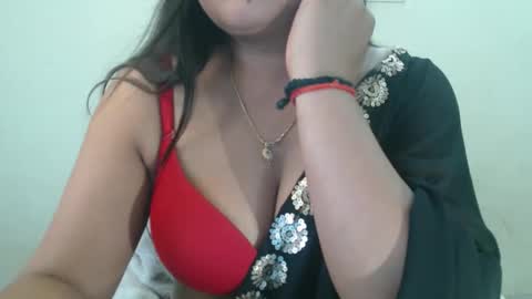 Snapshot of smiley_queen99 chatting on April 2026 09:10:01 AM smiley online show from April 2026 09:10:01 AM