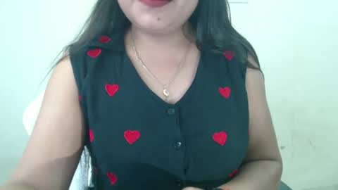 Snapshot of smiley_queen99 chatting on April 2026 07:36:02 AM smiley online show from April 2026 07:36:02 AM