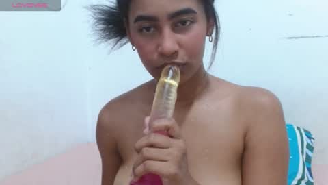 Snapshot of smith_and_mia chatting on June 2026 03:38:02 AM Smith y Mia online show from June 2026 03:38:02 AM