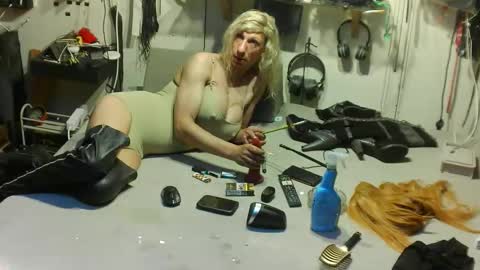 smokeslut365 online show from May 2026 10:39:01 PM