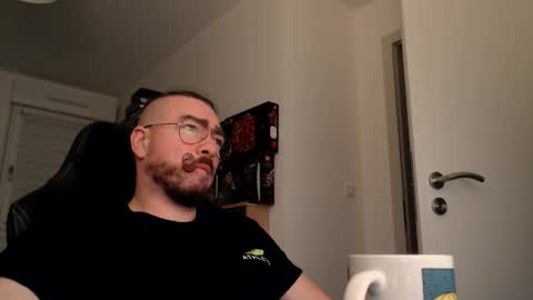 AllDayIDream online show from October 2025 04:04:02 AM