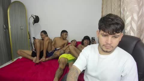 snak_master1 online show from September 2025 07:01:01 AM