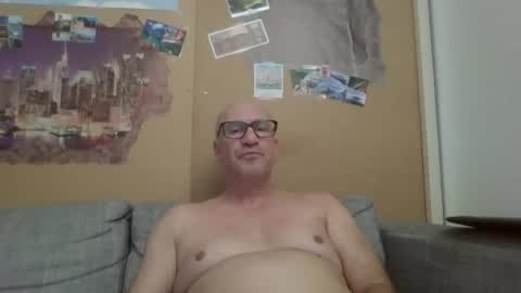 Snapshot of sneakerboy18 chatting on June 2026 04:42:01 PM sneakerboy18 online show from June 2026 04:42:01 PM