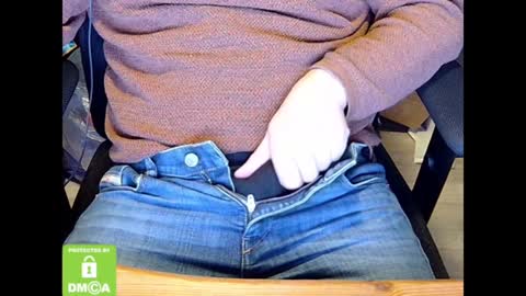 Sneakybill online show from December 2024 10:32:02 PM