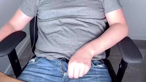 Sneakybill online show from September 2025 08:31:02 PM