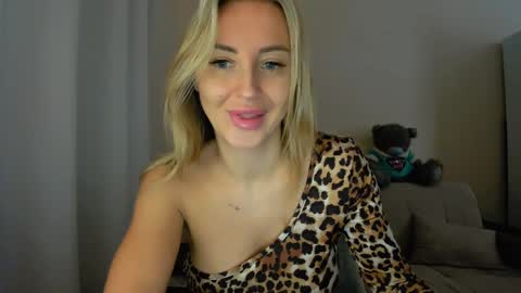 Snapshot of snezanablond chatting on February 2025 08:50:01 AM Sneja online show from February 2025 08:50:01 AM
