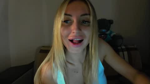 Snapshot of snezanablond chatting on February 2025 12:28:01 PM Sneja online show from February 2025 12:28:01 PM