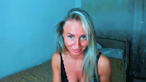 Snapshot of snezanablond chatting on May 2026 07:23:02 PM Sneja online show from May 2026 07:23:02 PM
