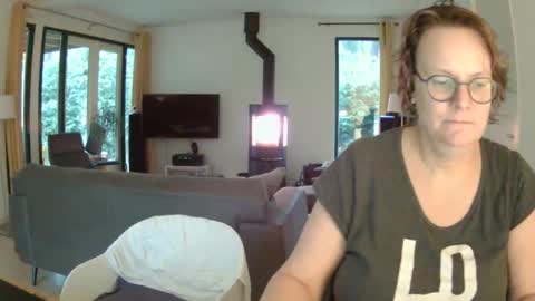 Snoeske and Woodwurm online show from February 2025 04:02:01 PM