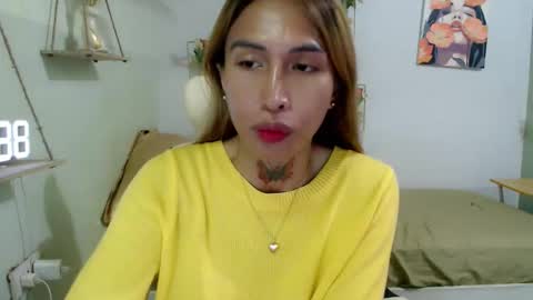 snow_2000 online show from October 2025 07:12:01 AM