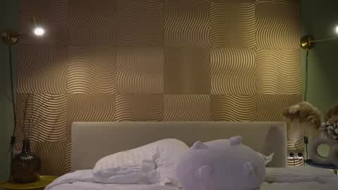 Candice Snow online show from December 2024 04:29:02 PM