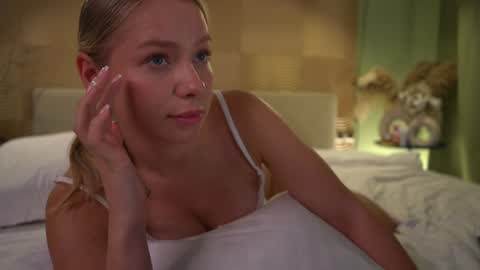 Candice Snow online show from December 2024 05:32:01 PM