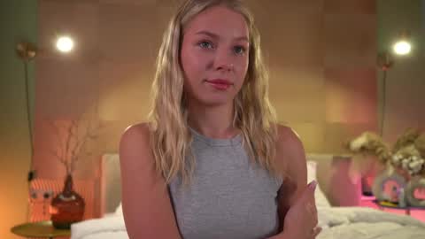 Candice Snow online show from December 2024 12:01:01 PM