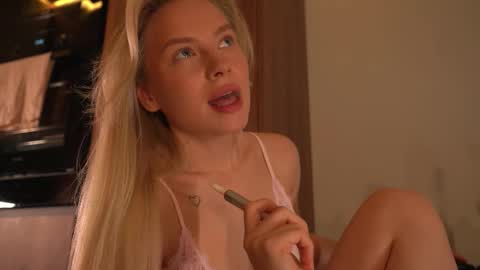 Candice Snow online show from March 2026 04:56:01 PM