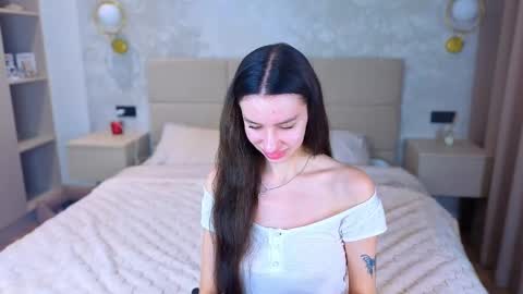 snow_whiteeex online show from June 2026 04:06:01 AM