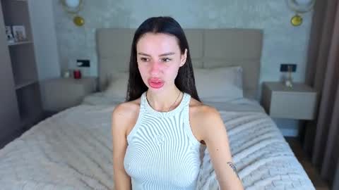 Snapshot of snow_whiteeex chatting on June 2026 05:12:01 AM snow_whiteeex online show from June 2026 05:12:01 AM