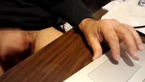 watchmecum online show from October 2025 09:30:01 PM