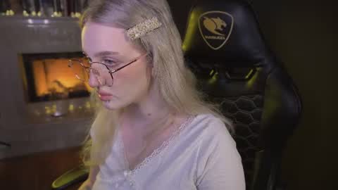 Ellie online show from August 2026 05:39:02 AM