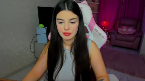 Snapshot of snowingwinter chatting on April 2026 11:30:02 AM snowingwinter online show from April 2026 11:30:02 AM