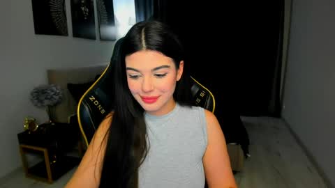 Snapshot of snowingwinter chatting on April 2026 05:41:02 PM snowingwinter online show from April 2026 05:41:02 PM
