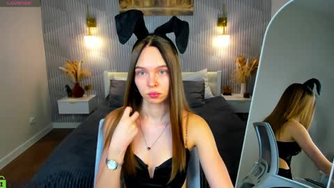 Sofa online show from April 2026 01:28:01 AM