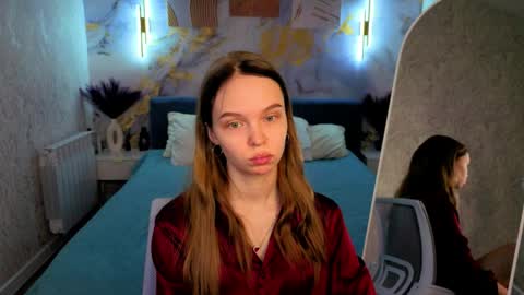 Sofa online show from April 2026 01:05:02 AM