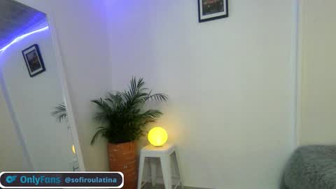 soffi_rousel_ online show from December 2024 07:11:01 PM