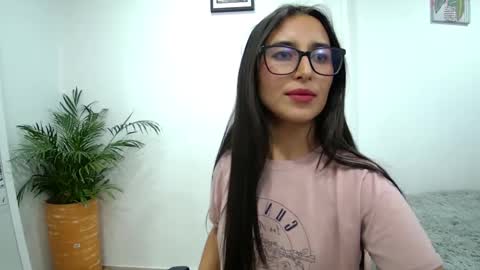 soffi_rousel_ online show from February 2025 11:19:02 PM