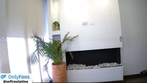 soffi_rousel_ online show from November 2025 07:03:03 PM