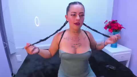 Soffy online show from October 2025 08:42:01 PM