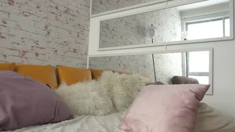 sofhia cruz online show from February 2026 03:02:02 PM