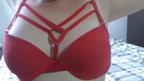 Sofa Castellanos online show from April 2026 04:10:02 PM