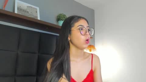 Snapshot of sofi_alix chatting on April 2026 08:06:02 PM S O F I online show from April 2026 08:06:02 PM