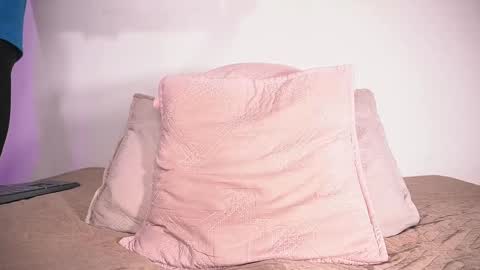 Sofia online show from September 2025 03:08:01 AM