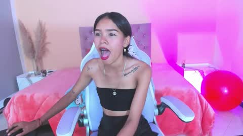 Sofia online show from November 2025 06:42:02 PM