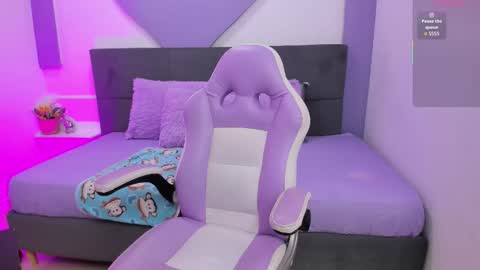 Sofia online show from December 2025 06:36:02 PM