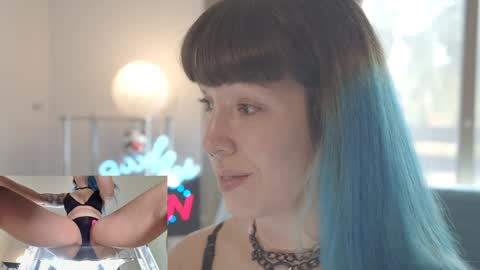 Sofi Mora online show from January 2025 02:57:01 PM