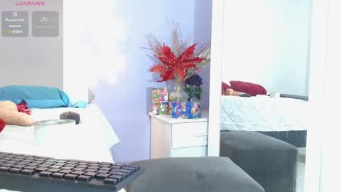 sofi smith online show from December 2024 07:11:02 PM