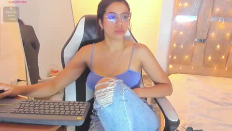 sofi smith online show from January 2025 11:56:01 PM