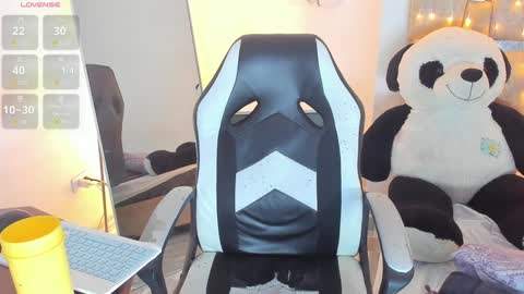 sofi smith online show from February 2025 09:40:01 PM