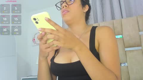 sofi smith online show from February 2025 07:55:01 PM