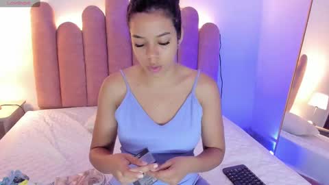 sofi smith online show from February 2025 07:30:01 PM