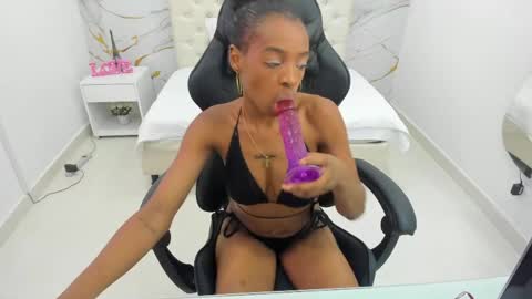 Snapshot of sofia_echeverri chatting on May 2026 11:48:01 AM sofia_echeverri online show from May 2026 11:48:01 AM