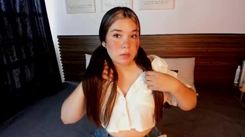 Sofia online show from May 2026 06:03:01 PM