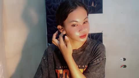 sofia_sweetheart18 online show from November 2025 12:37:02 PM