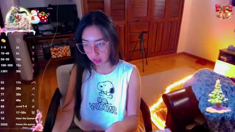 Snapshot of sofia_vanner chatting on December 2024 04:01:02 AM SOFIA online show from December 2024 04:01:02 AM