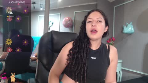 Sofa online show from February 2025 11:10:02 AM